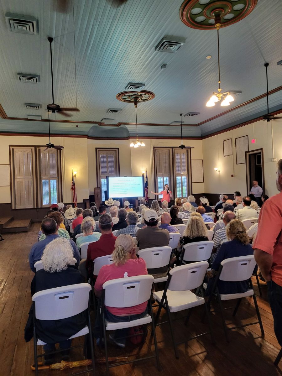 Citizens listen to Chamber's presentation on August 22.